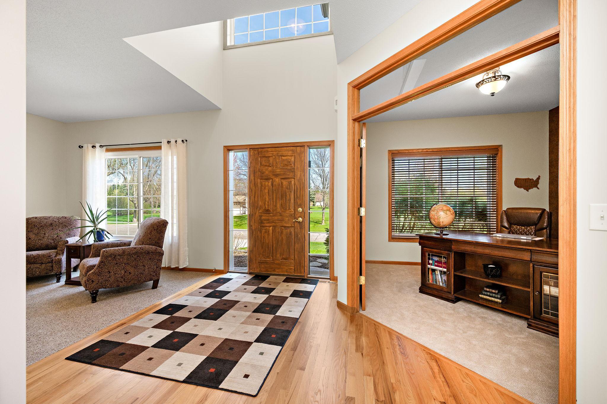 Open 2 story Foyer!