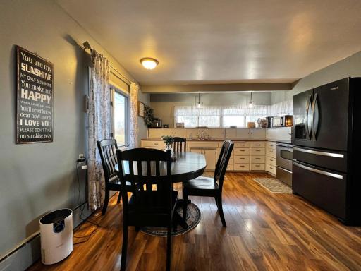One more look at the kitchen - Love the natural light!