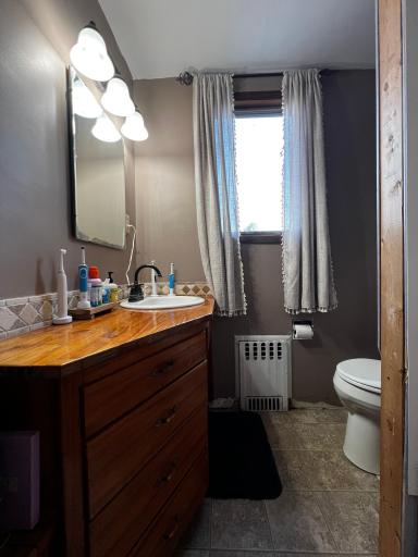 Main Floor Full Bathroom