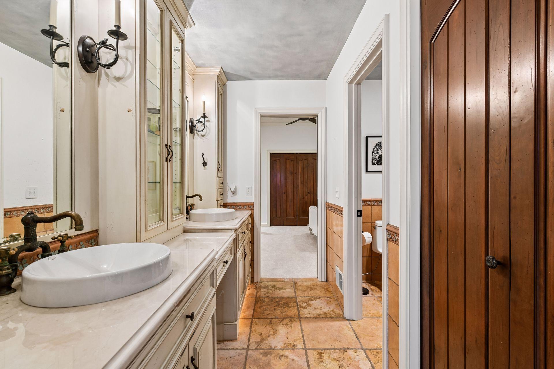 Lower level jack and Jill Bathroom