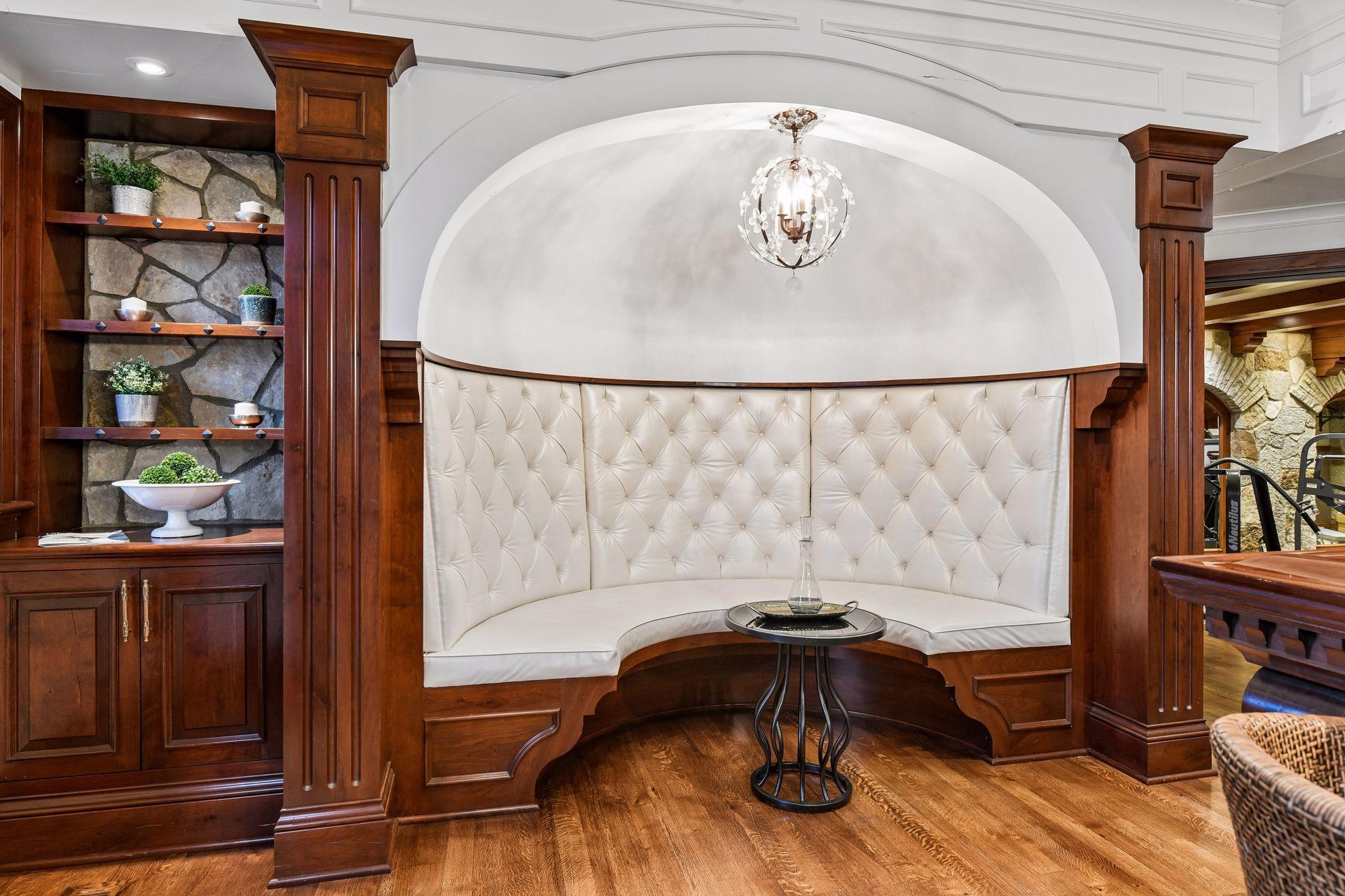 Fantastic, luxury barside seating