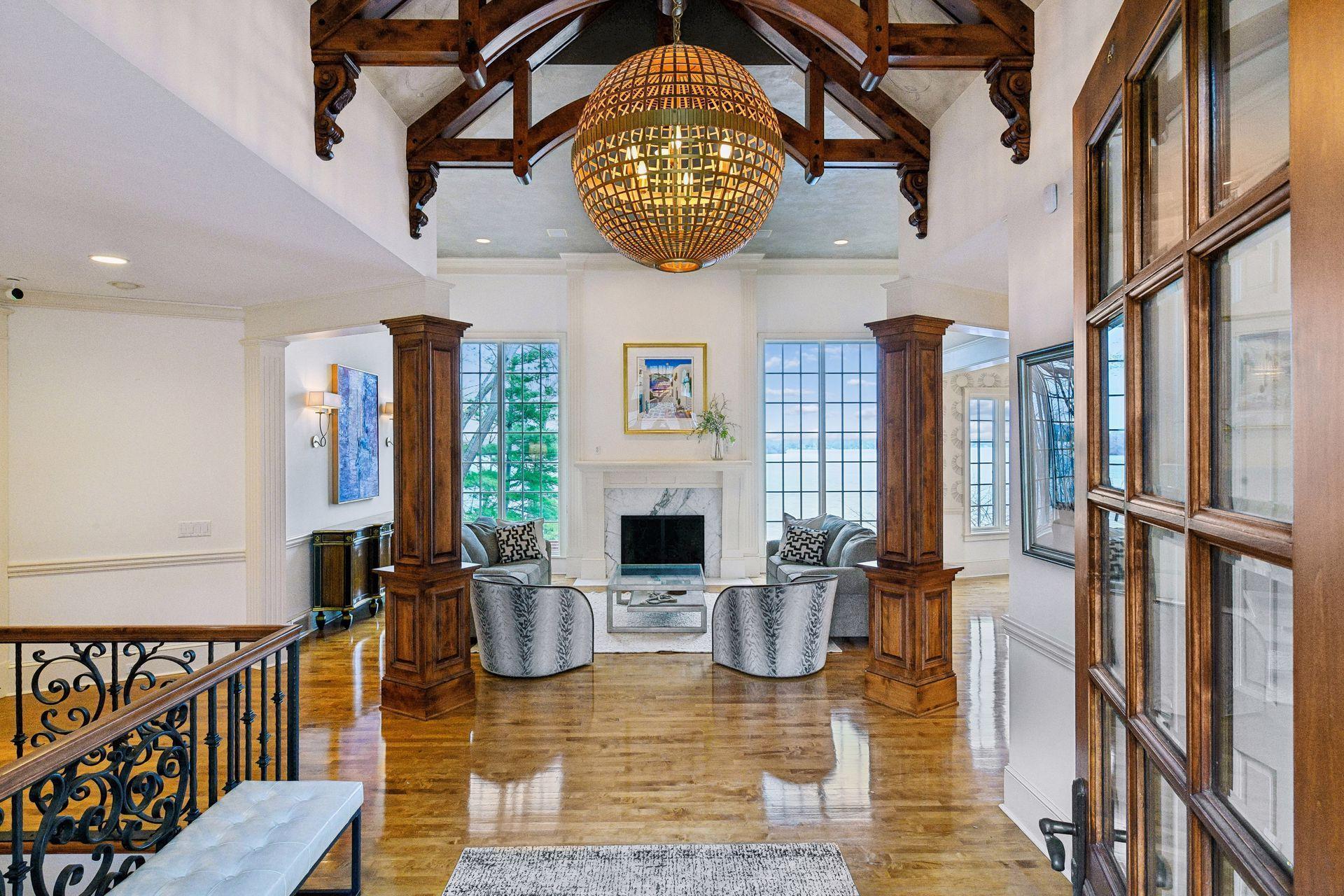 First Look upon Entry... Simply elegant