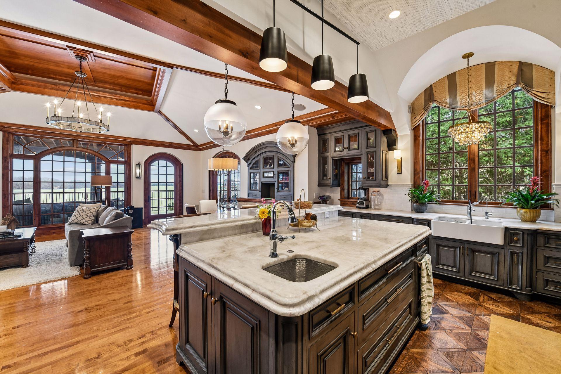 Large Center Island is fantastic with convenient sink and ample storage