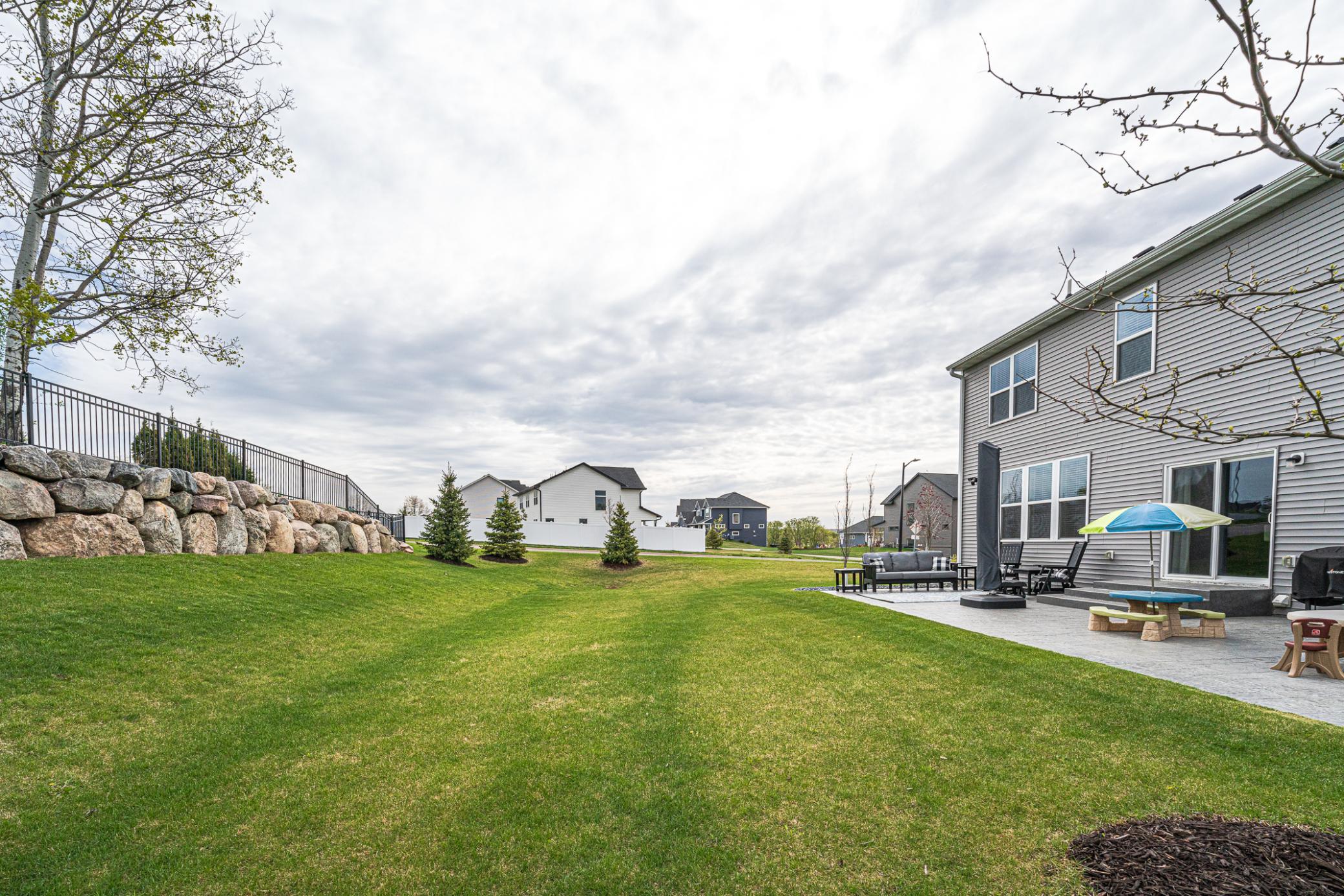 Spacious, flat and very functional backyard, perfect rest and play!