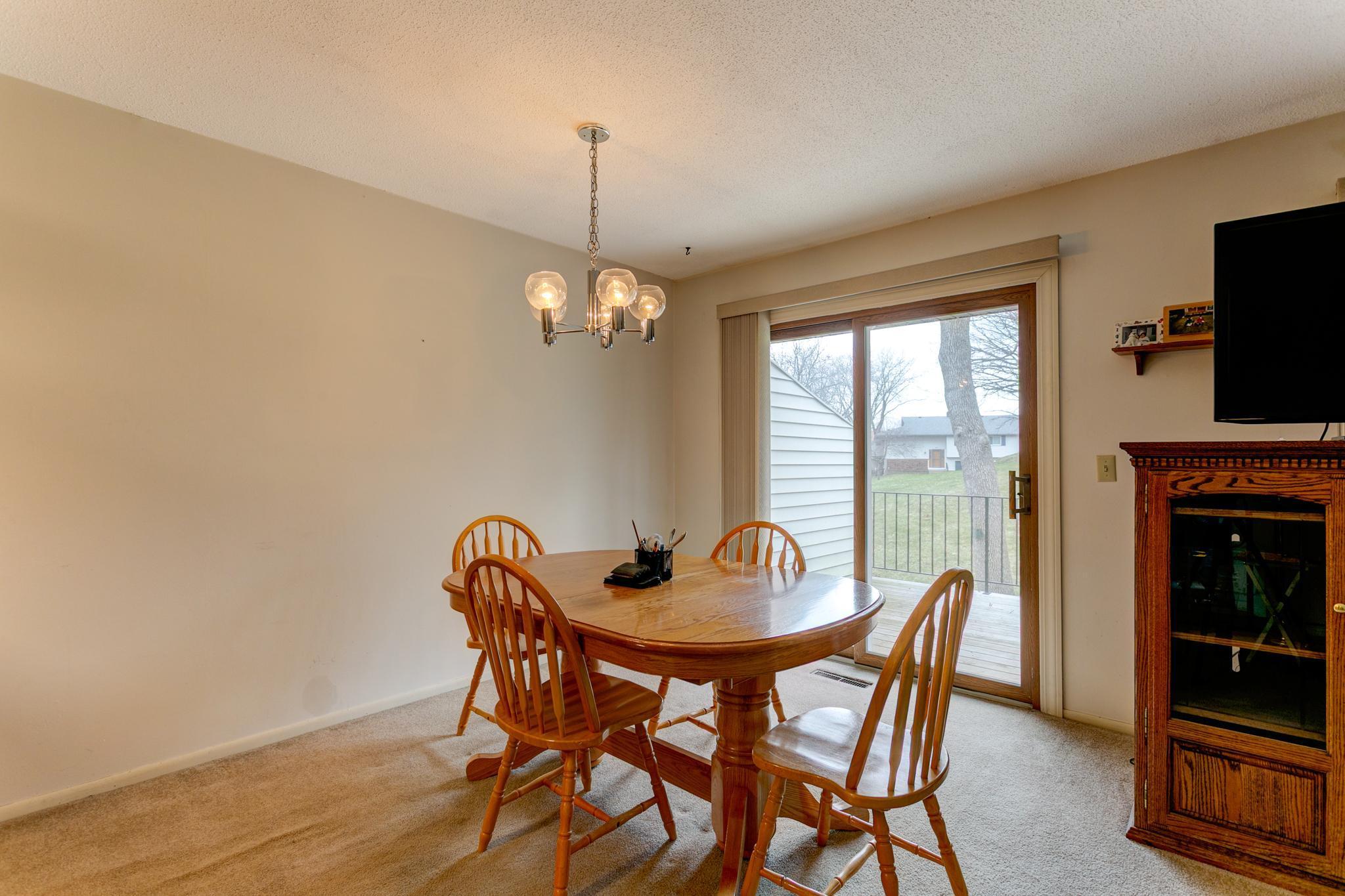 dining to walk out Deck