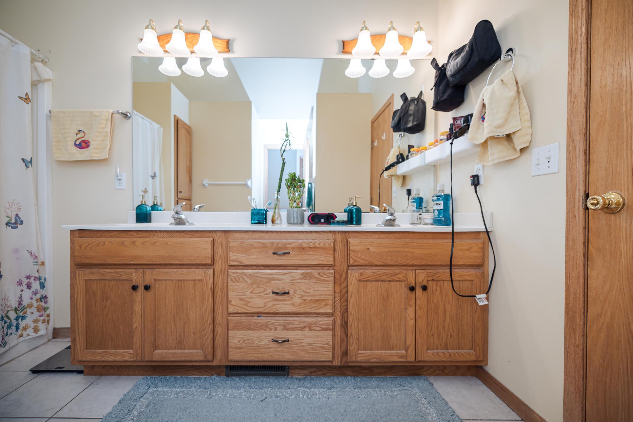 1858 Tiffany primary bath.jpg