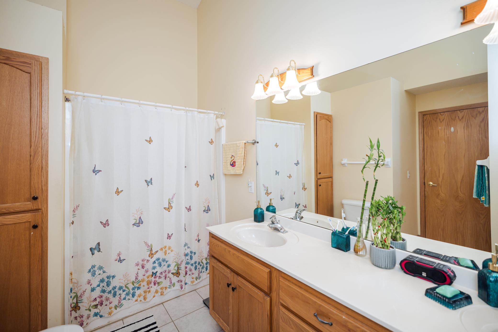 1858 Tiffany primary bath.jpg