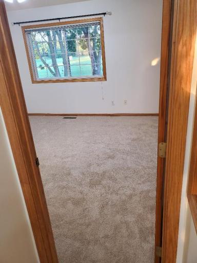 1858 primary bedroom new carpet 2.jpg