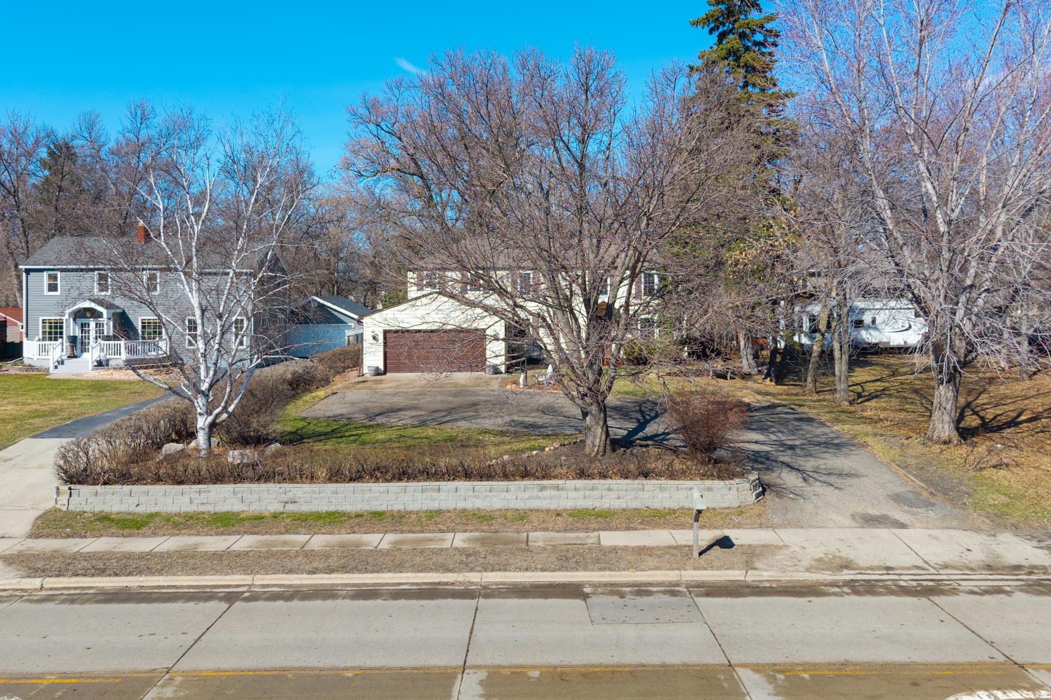 906 Sheyenne St West Fargo