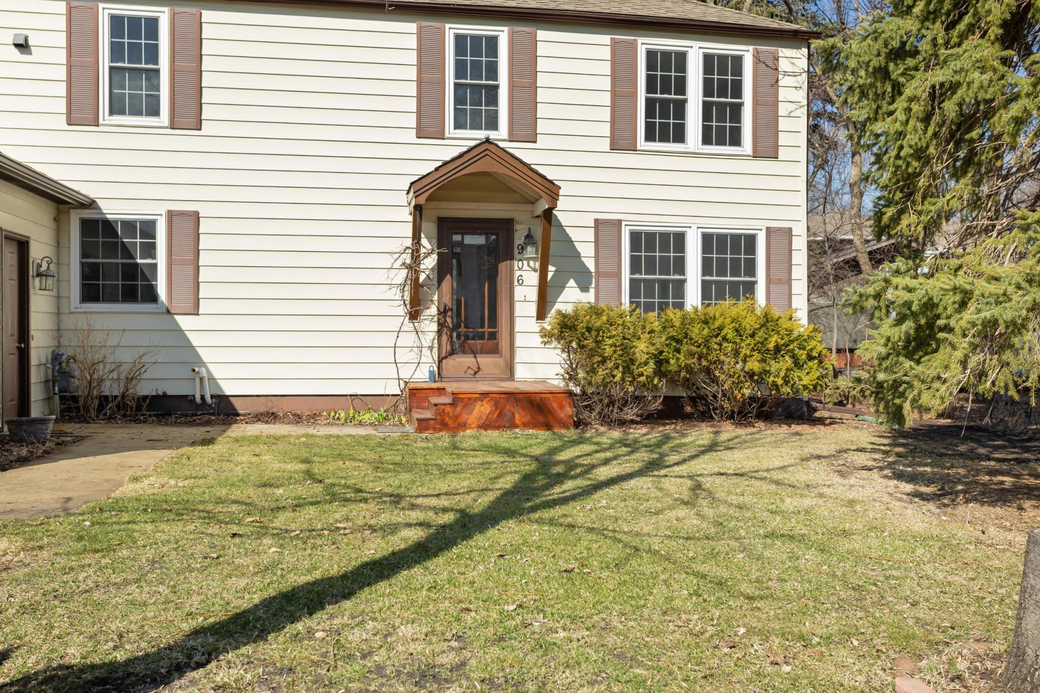 906 Sheyenne St West Fargo