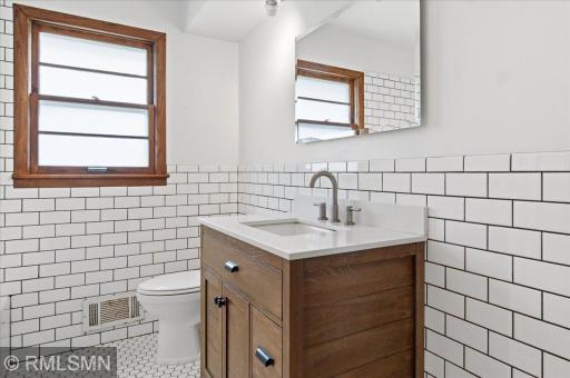 1769 Lake Street, Saint Paul, MN 55113