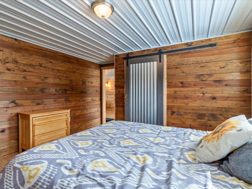 5th bedroom, second view.