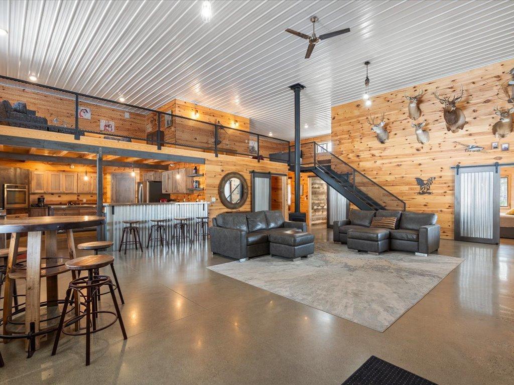 Dining & living area that would be great for large family and/or entertaining.