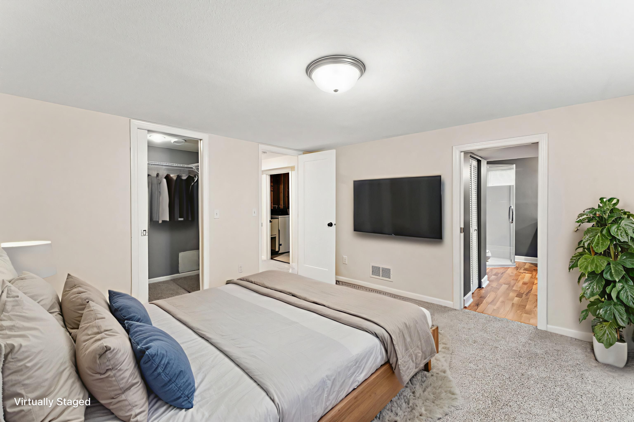 Secondary view of the LL bedroom with the large closet.