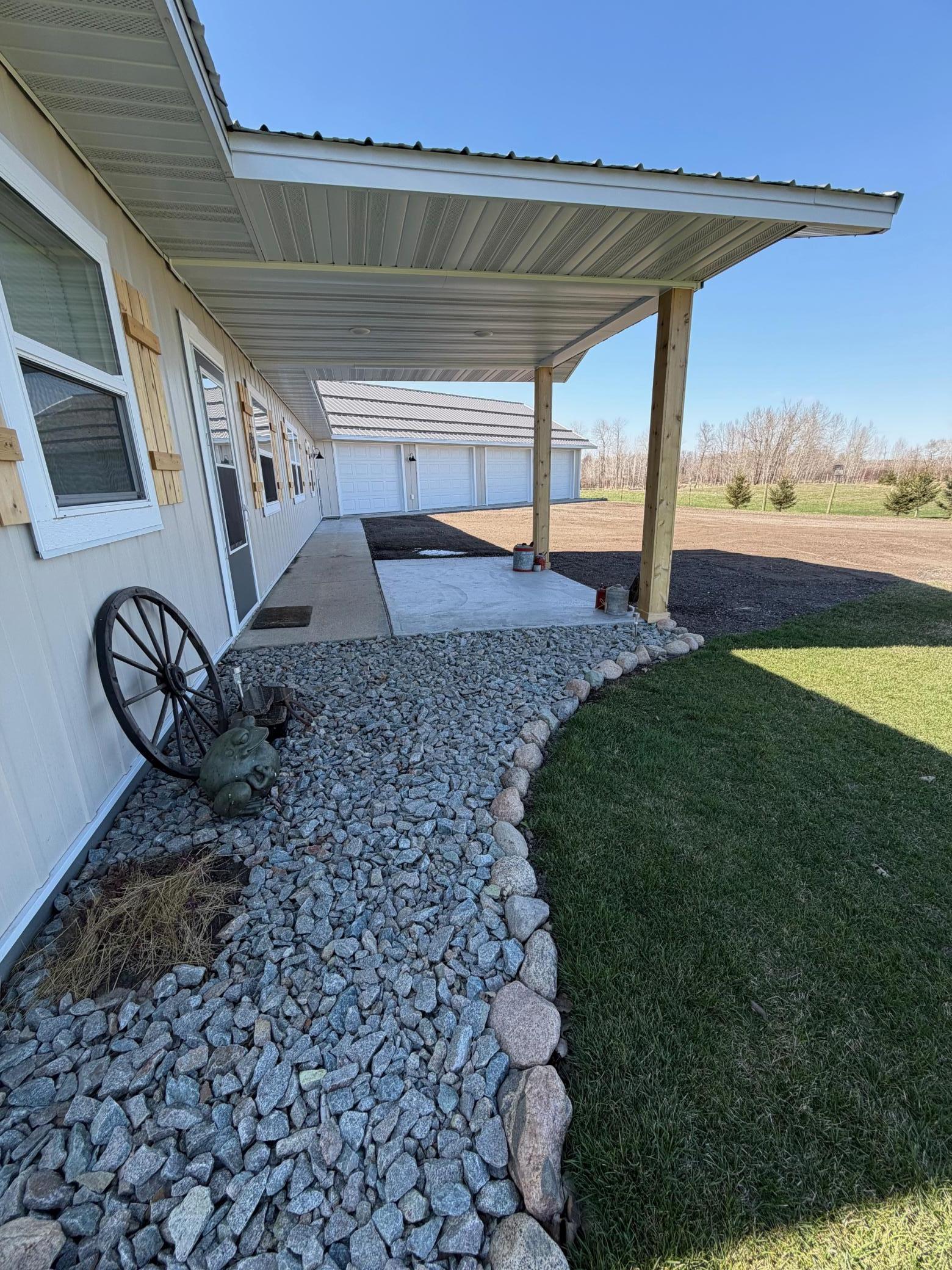 covered patio 2.jpeg