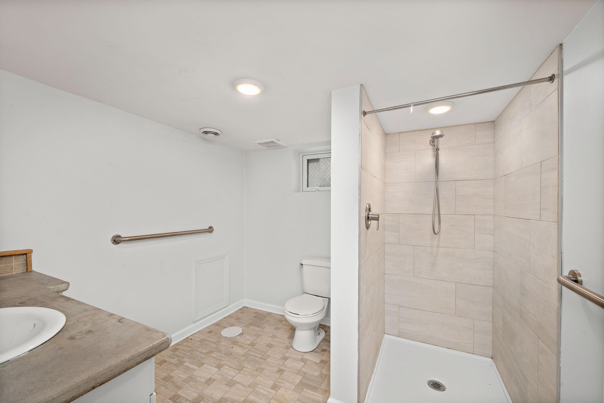 Lower level 3/4 bath