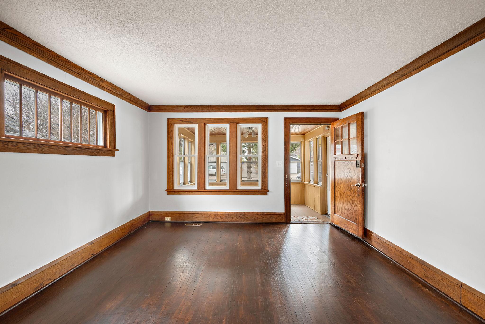 Welcome to 583 Pascal, in the Hamline Midway neighborhood.