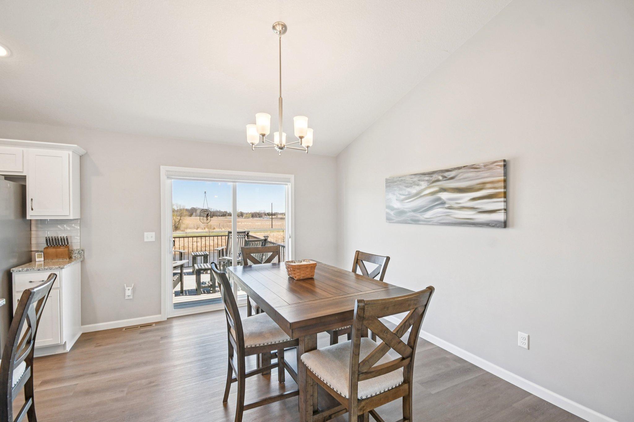 14-web-or-mls-Greenbriar Ln-S1704-014.jpg