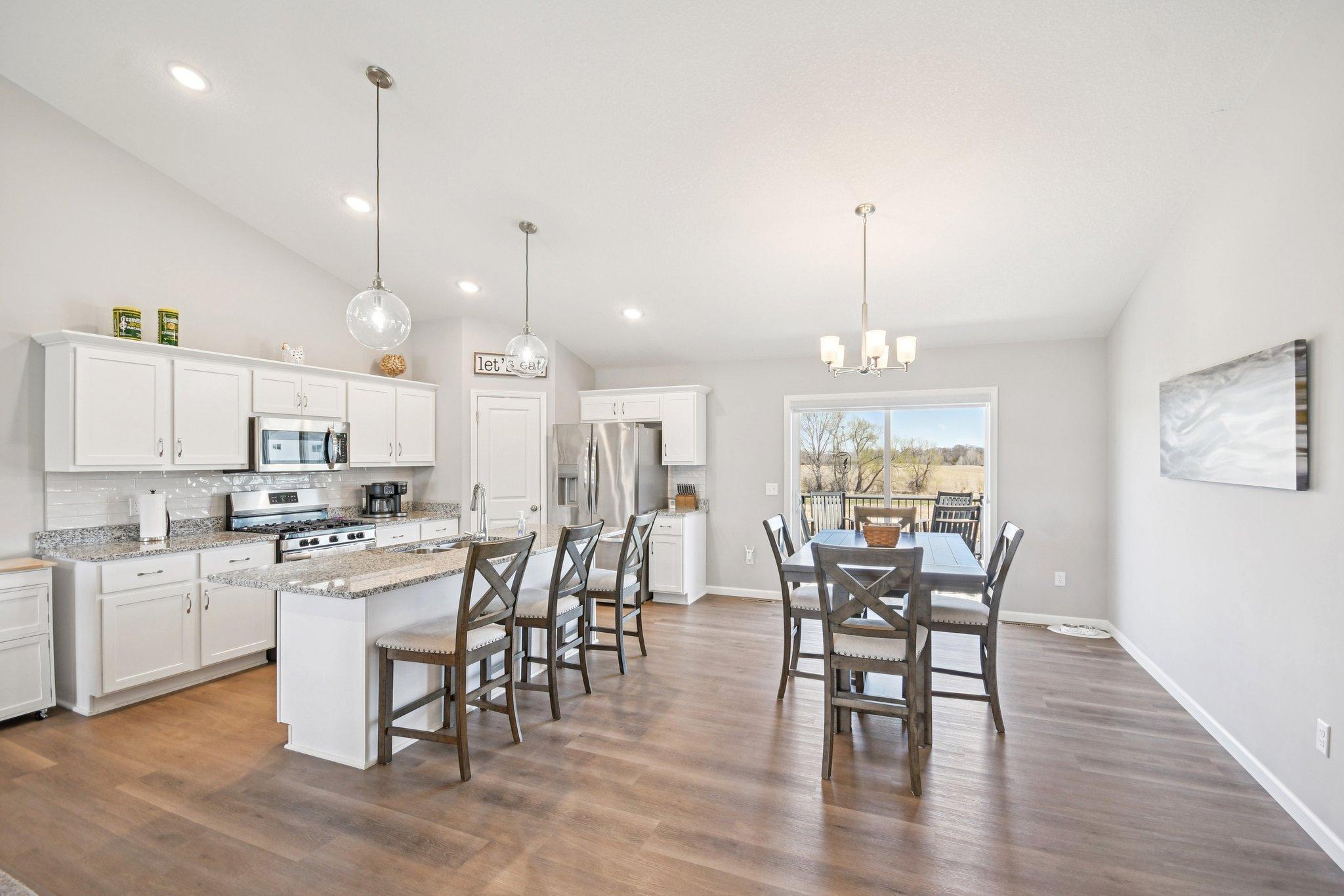 15-web-or-mls-Greenbriar Ln-S1704-015.jpg