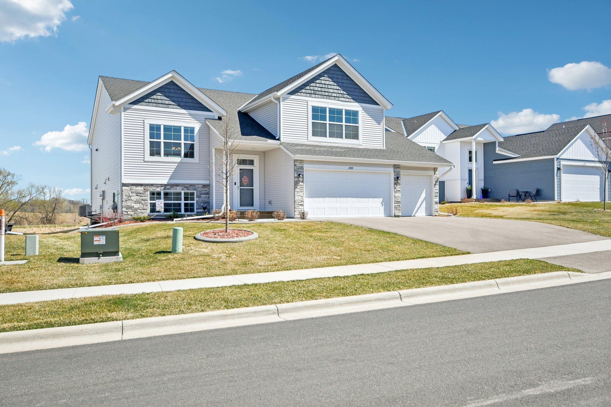 2439 Greenbriar Lane