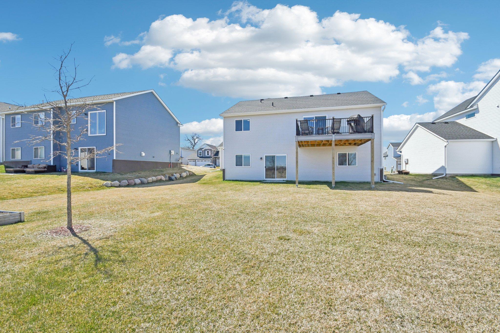 53-web-or-mls-Greenbriar Ln-S1704-053.jpg