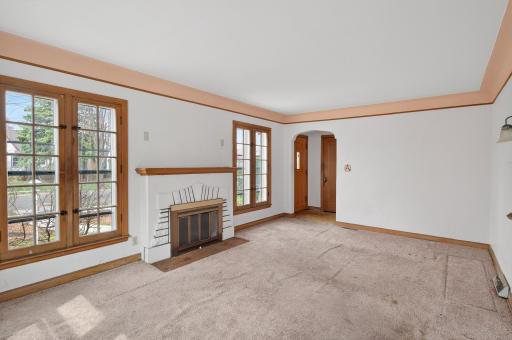 4537 Columbus Avenue, Minneapolis, MN 55407
