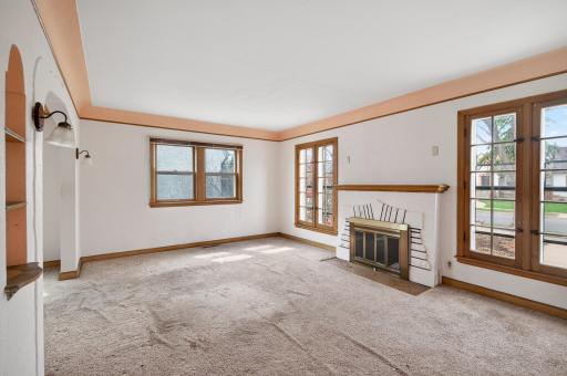 4537 Columbus Avenue, Minneapolis, MN 55407