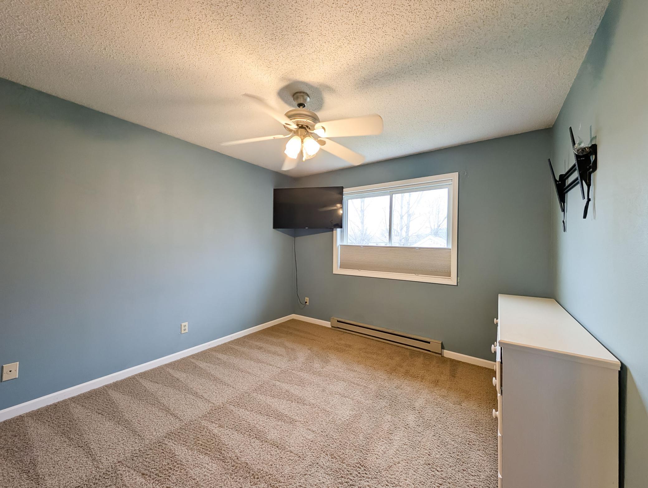 L2P025-205 4th St E-Horace-154809496.jpg