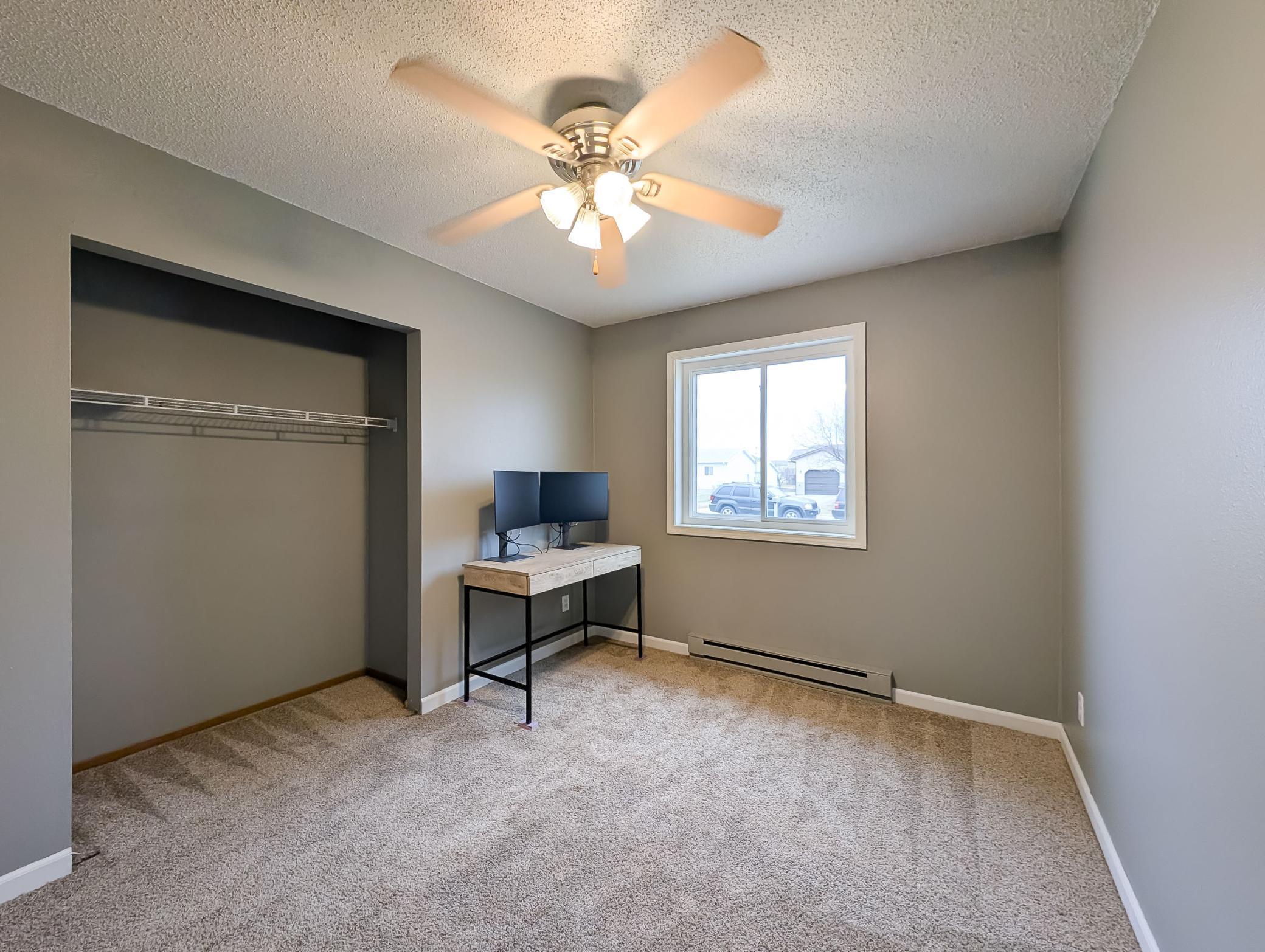 L2P019-205 4th St E-Horace-154508015.jpg