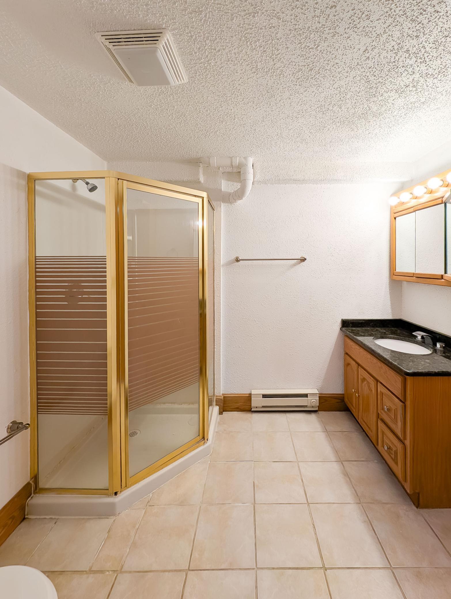 L2P030-205 4th St E-Horace-155406493.jpg