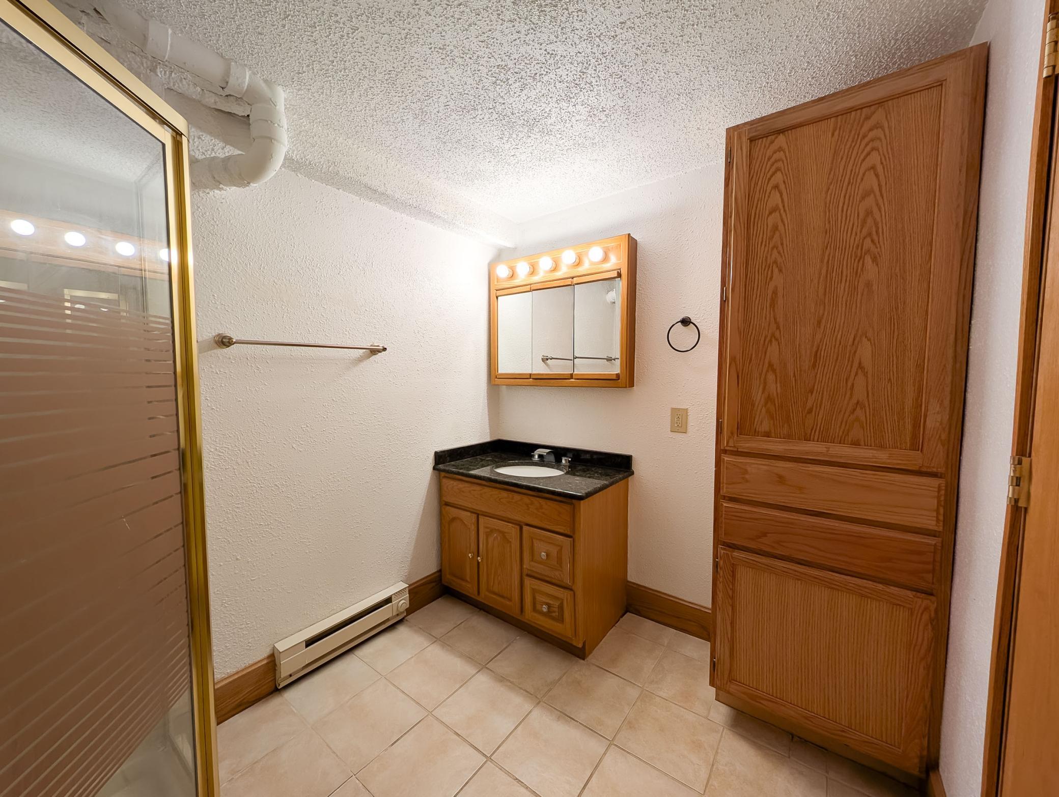 L2P032-205 4th St E-Horace-155506436.jpg