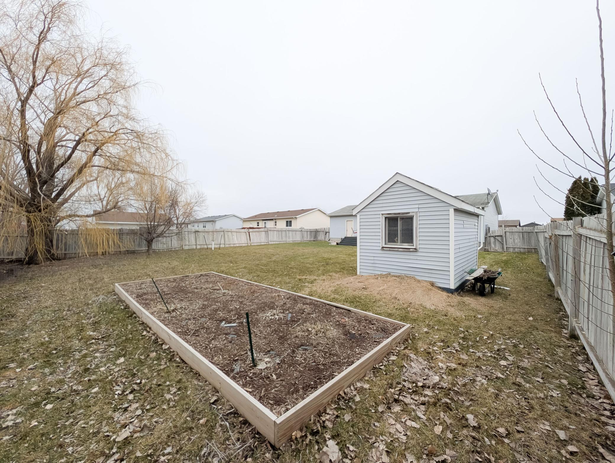 L2P048-205 4th St E-Horace-160111874.jpg