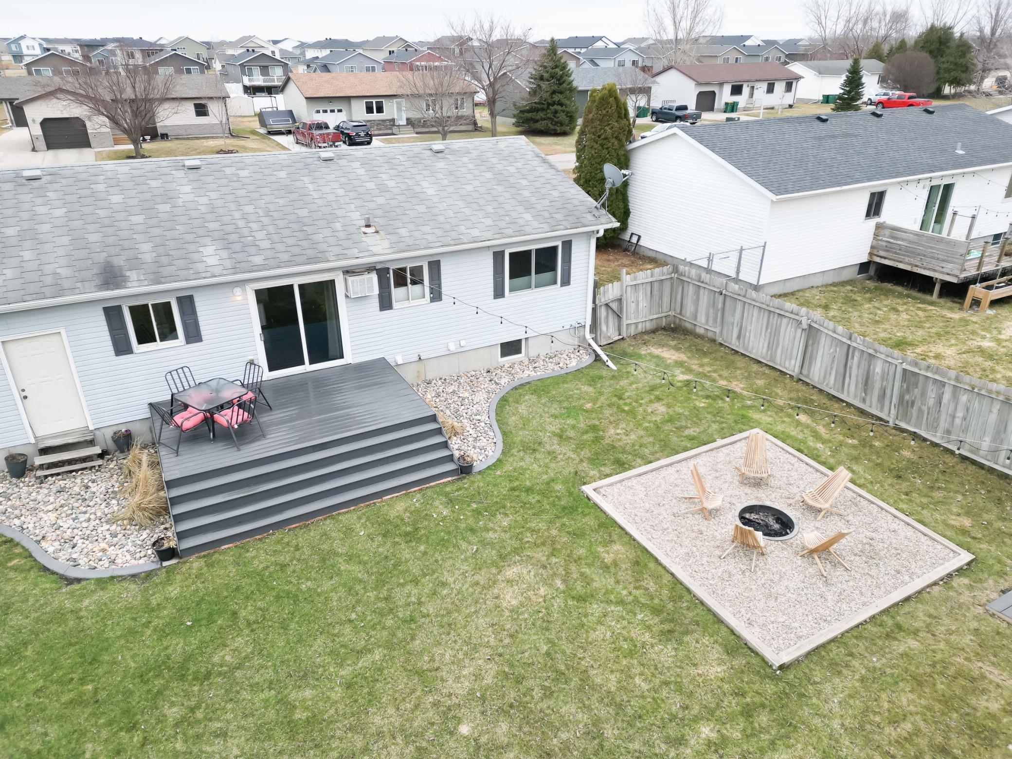 L2P045-205 4th St E-Horace-.jpg