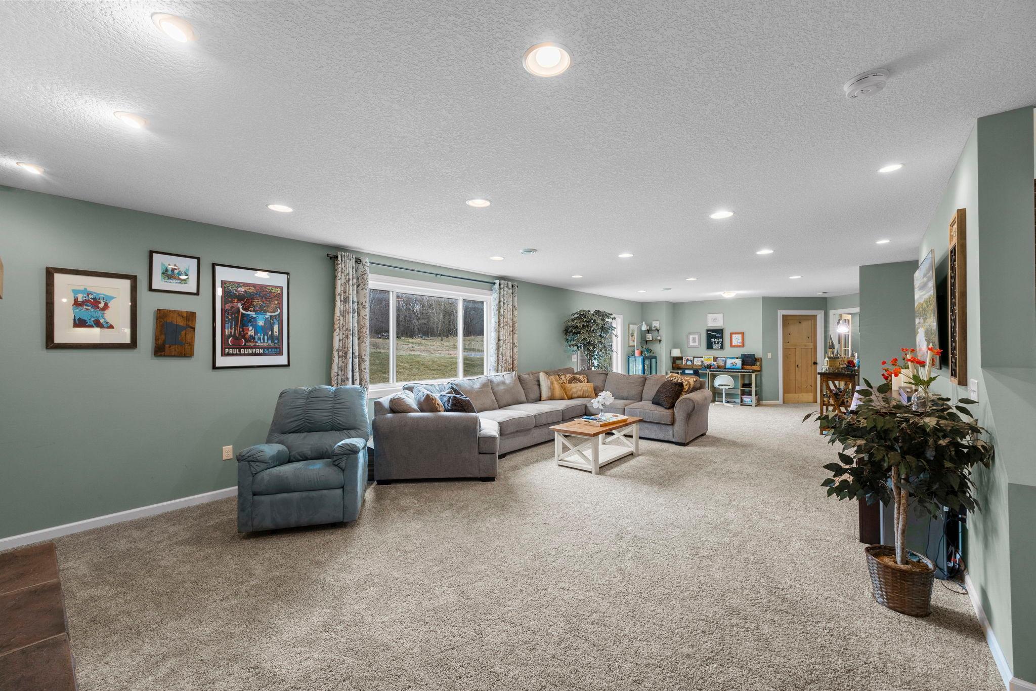 Recessed lighting and loads of family space!