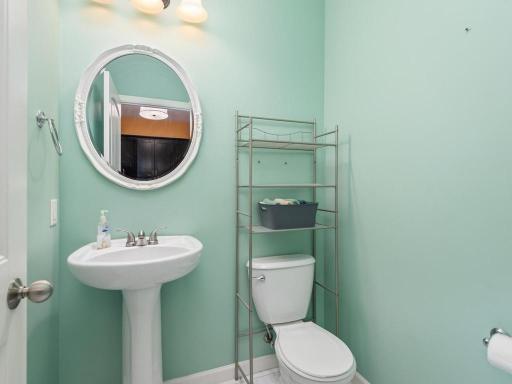 956 Farmers Ridge Trail, Belle Plaine, MN 56011