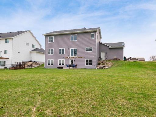 956 Farmers Ridge Trail, Belle Plaine, MN 56011