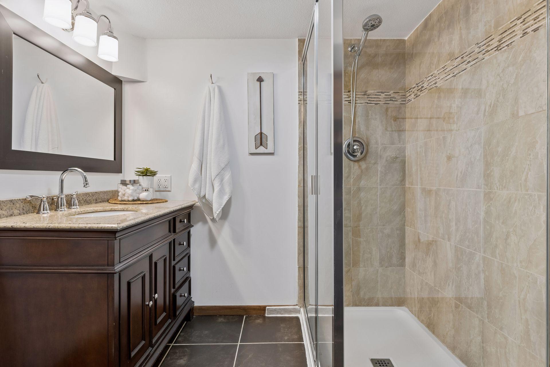 2833 34th Avenue South - Spacecrafting - 0021.jpg