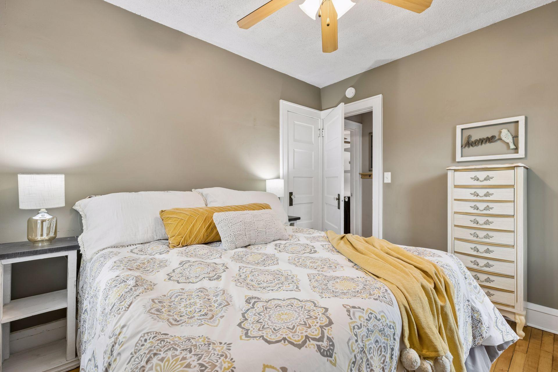 2833 34th Avenue South - Spacecrafting - 0015.jpg