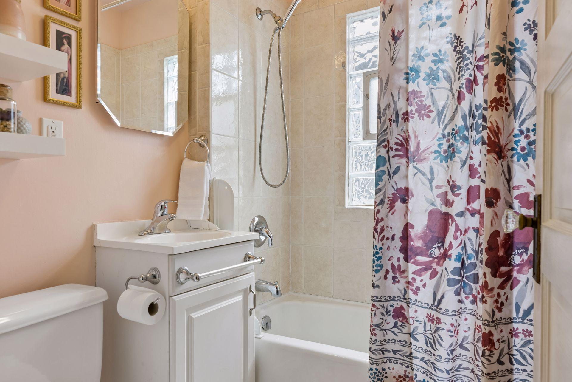 2833 34th Avenue South - Spacecrafting - 0016.jpg