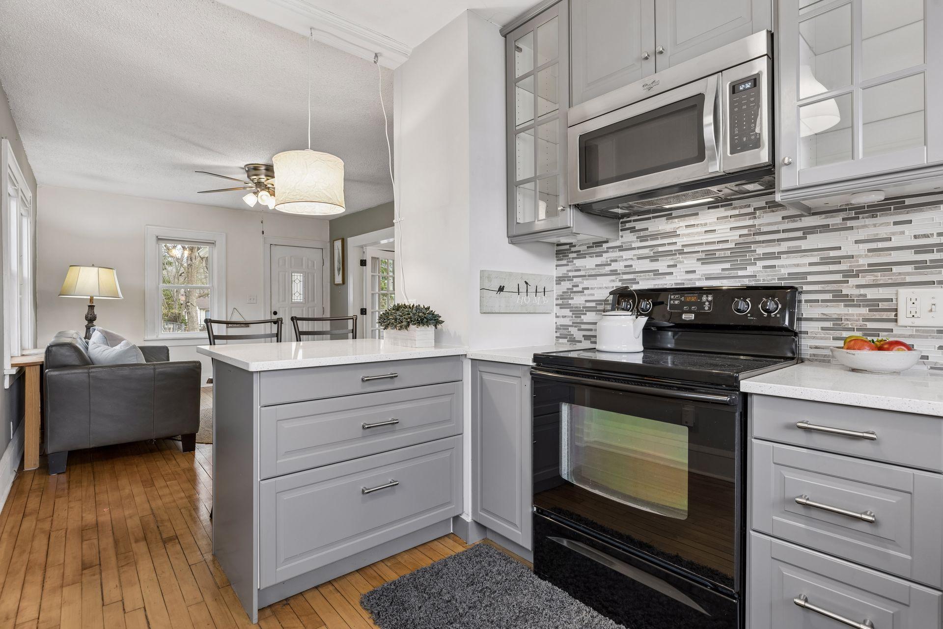 2833 34th Avenue South - Spacecrafting - 0013.jpg