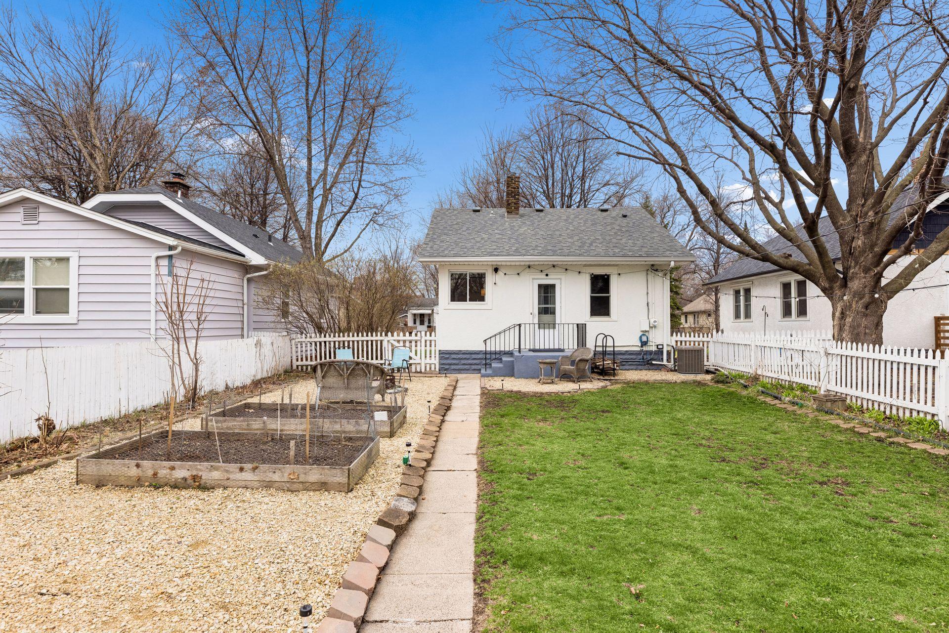 2833 34th Avenue South - Spacecrafting - 0024.jpg