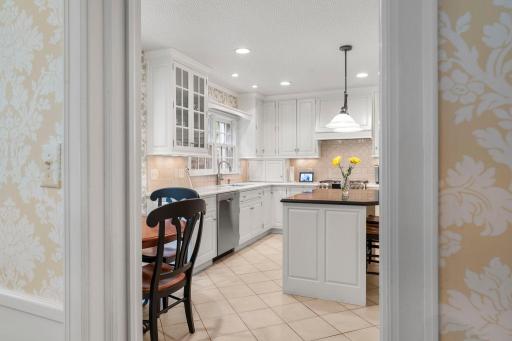 3725 Glenhurst Avenue, Minneapolis, MN 55416