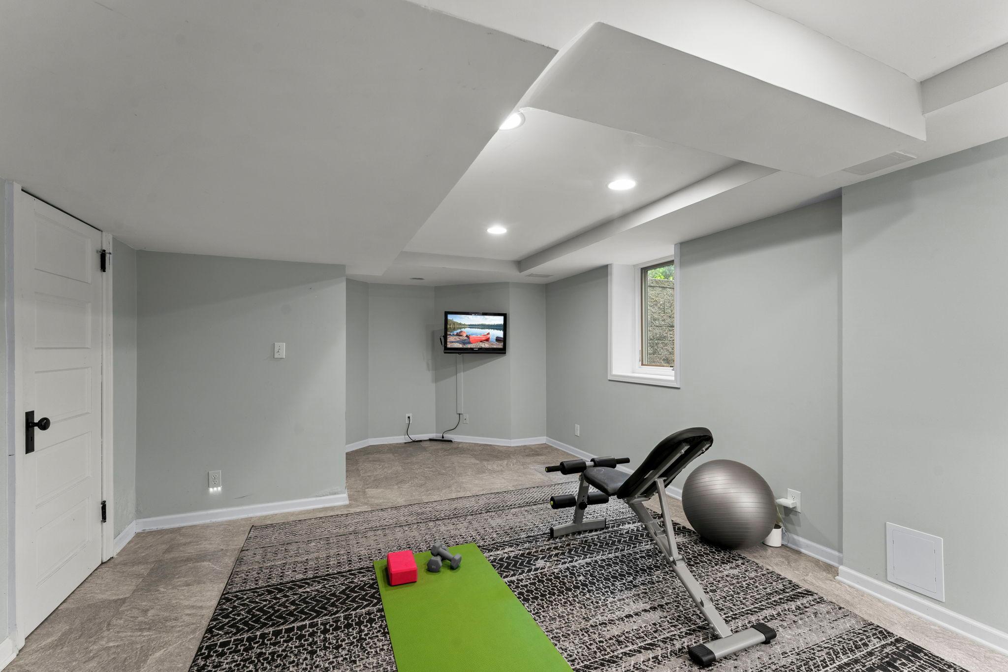 Home-gym or potential for guest bedroom