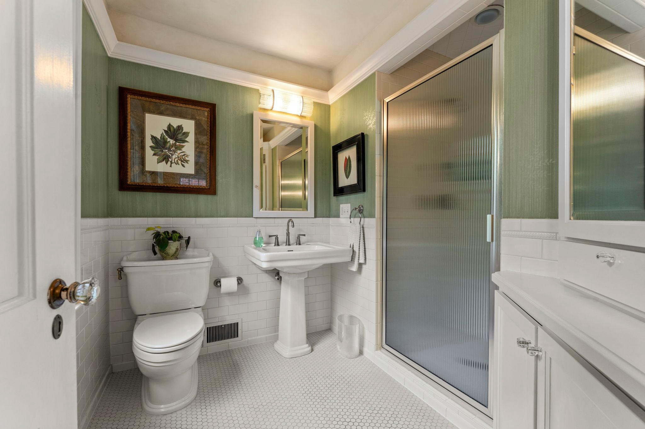 Primary ceramic bath