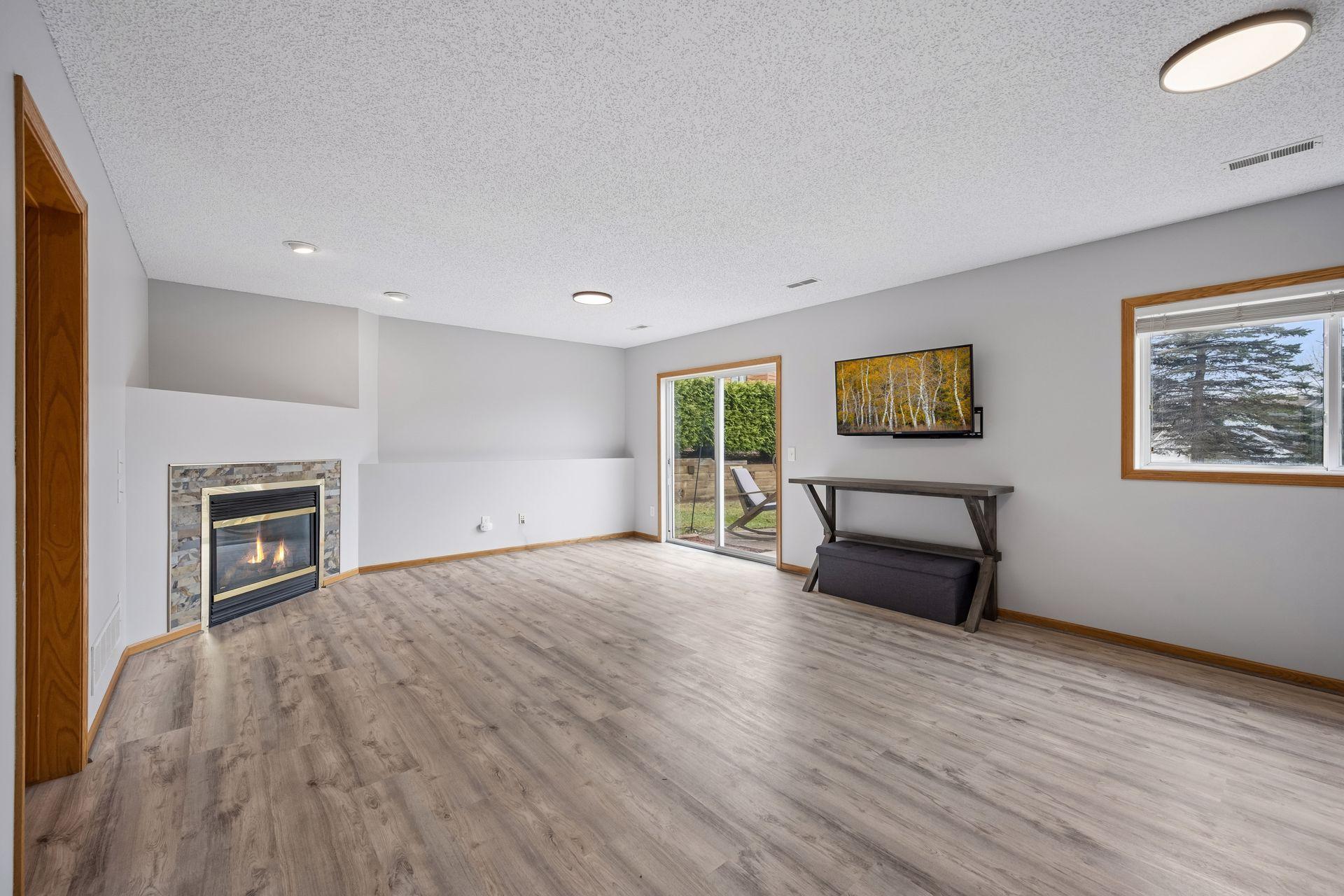 5349 Radford Avenue Northeast - Spacecrafting - 0028.jpg