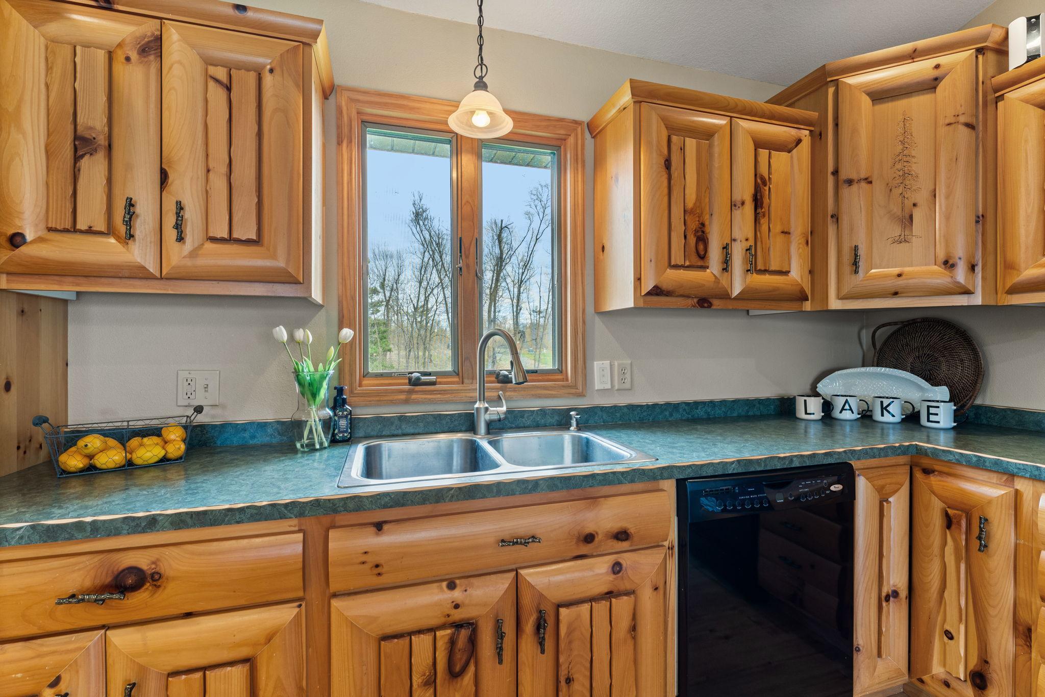 30-web-or-mls-1695-AA White Ash Way-78.JPG