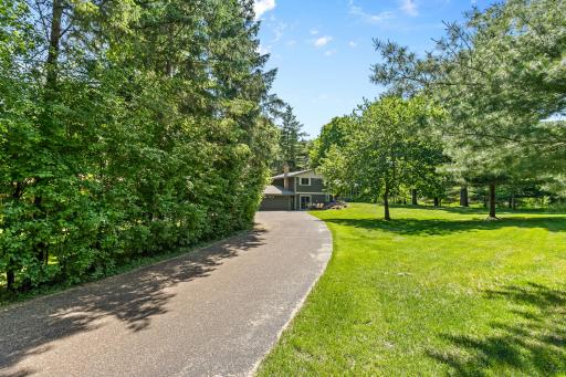 100 Puma Lane, Mahtomedi, MN 55115