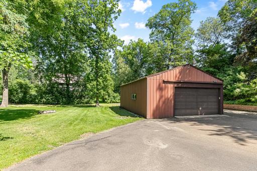 100 Puma Lane, Mahtomedi, MN 55115