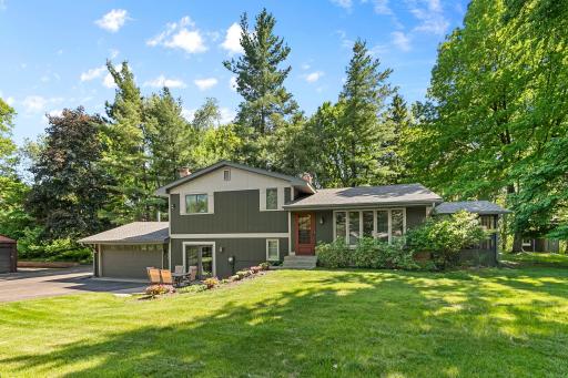 100 Puma Lane, Mahtomedi, MN 55115