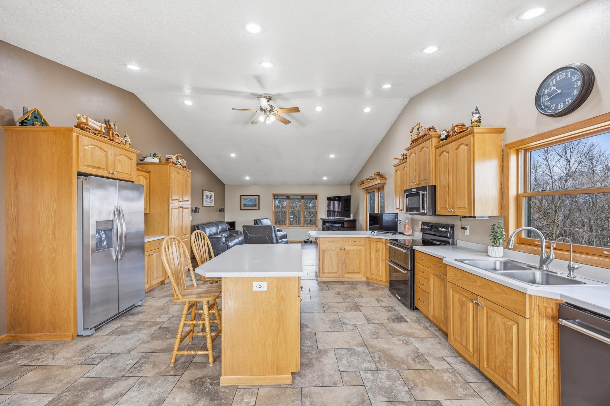 Kitchen / Living Room